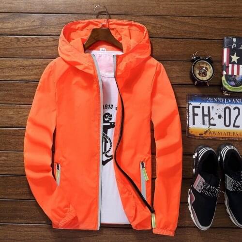 2020 Ultra-Light Mens Summer Hooded Jacket Thin Windbreaker Packable Skin Coat Sunscreen Waterproof Beach Casual