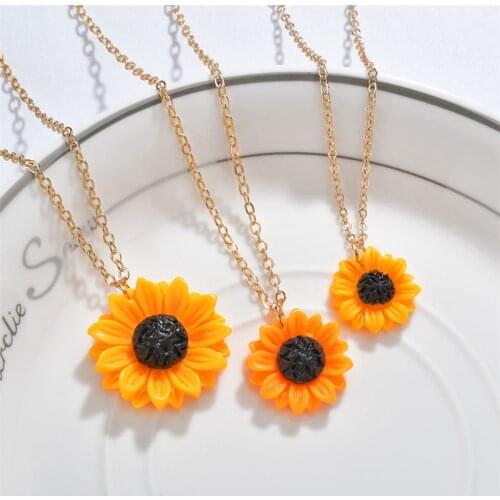 New Sunflower Pendant Necklace & Gold Chain 1.5cm 1.8cm 2.5cm Resin Flower Collar Necklace For Women Girl Jewelry Gift
