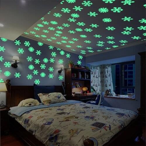 50pcs/Set Colorful Luminous Home Snowflake Wall Sticker Glow In The Dark Decal For Kids Baby Rooms Fluorescent Stickers Decor