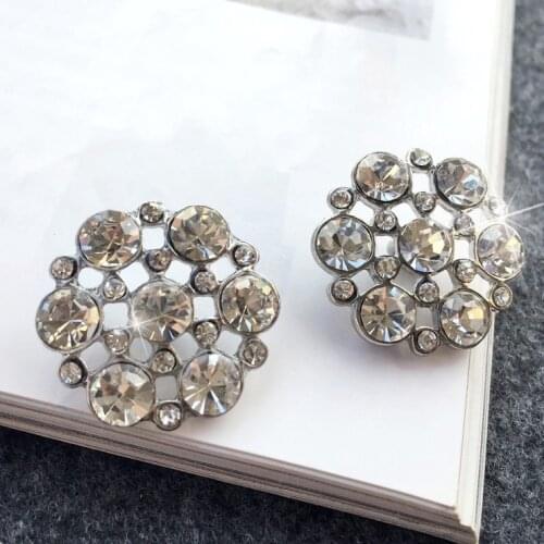 Flower button Rhinestones beaded brooch patches applique embroidered fabric sew on patch fashion clothing decoration patch