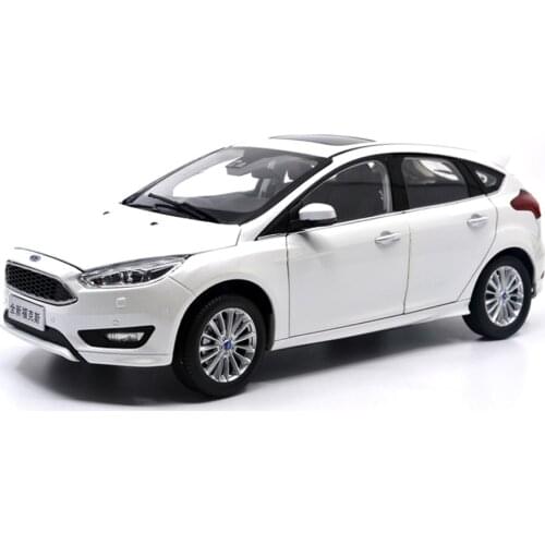 Original factory Ford 1:18 All new For d Focus 2015 White diecast car model with small gift