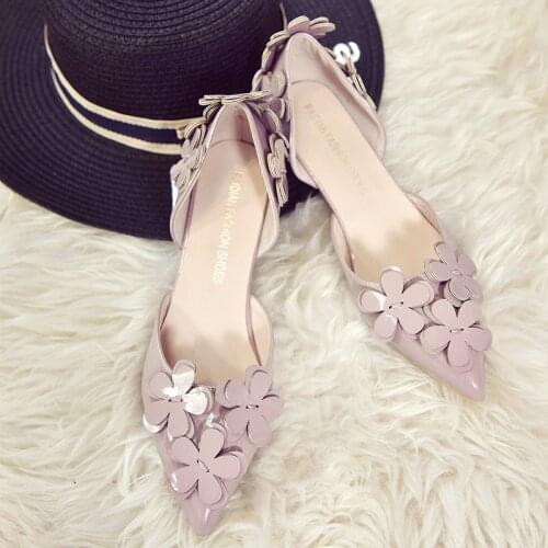Korean Joker Sweet Comfortable Low Heels Women Flower Thin Heel Sandals Patent Leather Pointed Toe Cutout Sandalias zapato mujer