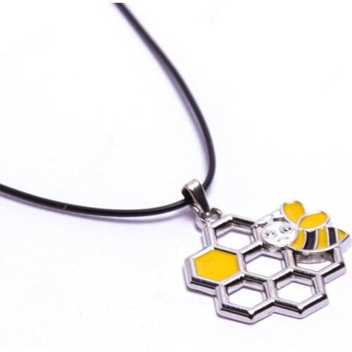 Bee Figured Vinlex Leather Necklace