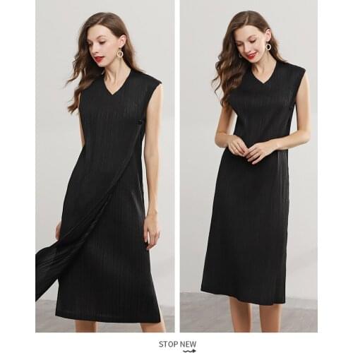 HOT SELLING Miyake fashion fold solid dress with sleevesless v-neck pleated dress button long dress IN STOCK