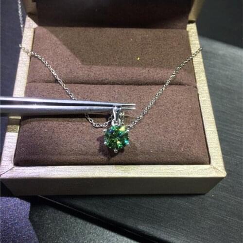 Silver 1 Carat Round Excellent Green Moissanite Pendant Necklace Female Diamond Test Passed Emerald Chain Silver 925 Jewelry