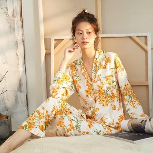 Spring/summer New Fashion Printed Pajamas for Women Long Sleeve Trousers Viscose Home Clothes Lapel Satin Loose Two Piece Set
