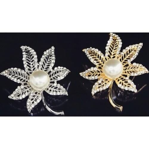 6 Pcs Elegant Leaf Napkin Rings Buckles with Pearls Rhinestone Handmade Serviette Buckle Holder for Christmas Thanksgiving