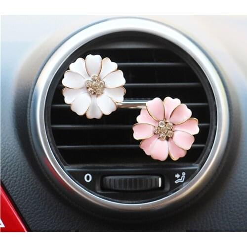 Car Air Freshener Car Perfume Diffuser Clip Car Auto Vent Freshener Essential Car Accessories Ornaments Rhinestone Daisy Flower