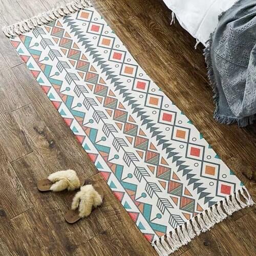 Long Retro Rugs and Carpets for Home Living Room Cotton Linen Boho Tassel Decoration Carpet Mats Table Runner Entrance Doormat
