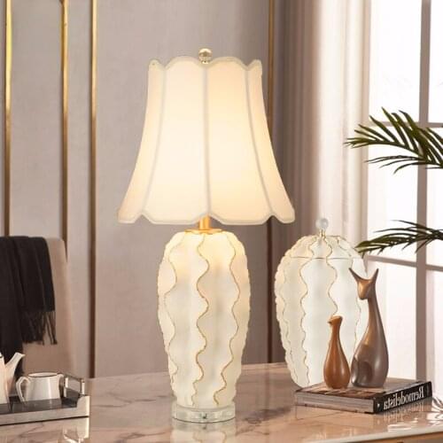 Free Shipping Modern Minimalist Table Lamp Bedside Lamp For Living Room Romatic Warm Wedding Living Room Decoration Table Lamp