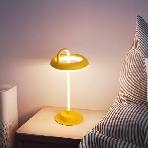 Table lamp Simple modern study room lamp Nordic creative home bedroom bedside lamp room personality led desk lamp