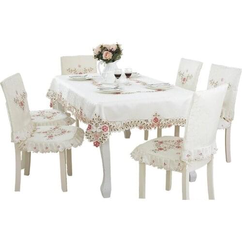 European Pastoral Rose Embroidery Dustproof Tablecloth Hollow Floral Side Table Decoration Table Cover for Wedding Party Hotel