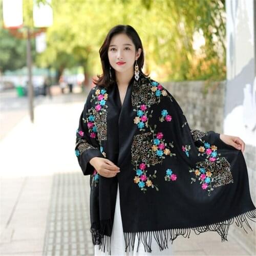 Scarf thickening travel side fashion Womens shawl warm flower embroidery black scarf wrappe Chinese national style red Châle