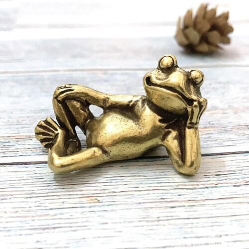 Retro Brass Frog Animal Mini Statue Ornament Cute LUCKY Home Office Desk Exquisite Decorative Sculpture Pocket Hand Toy Gift