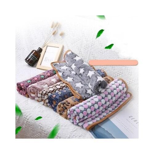 Pet Supplies Blankets Kennel Mats Dog Blankets Autumn and Winter Warm Blankets Coral Fleece Cat Litter Mats