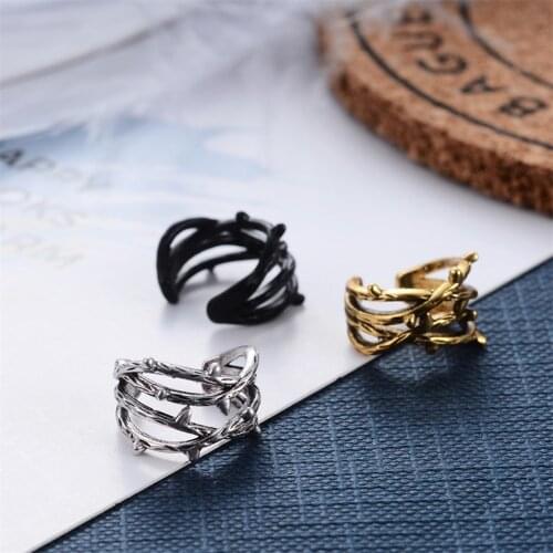 KaiMin 2021 New Fashion Ear Cuffs Leaf Ear Cuff Clip Earrings for Women Earcuff No Piercing Fake Cartilage Earrings Wholesale