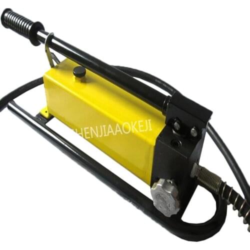 1 pc Hydraulic Hand Pump CP-700B WITH PRESSURE GAUGE Manual hydraulic pump Portable ultra-high pressure pump
