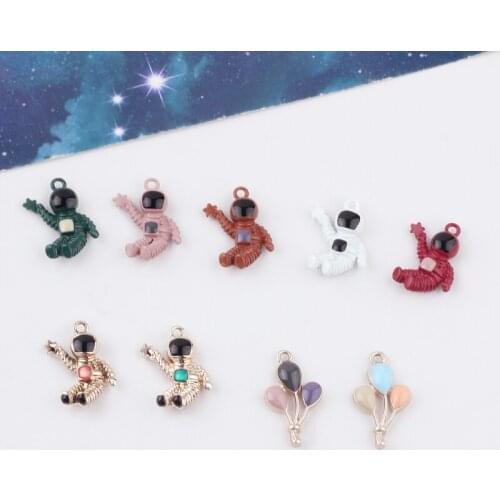 10pcs Popular Fashion Handmade Material Mini Cartoon Astronaut Balloon Pendant Jewelry Accessories Wholesale