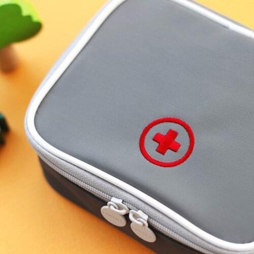 13*10*4cm First Aid Kit Cute Mini Portable Medicine Bag Medical Emergency Kits Organizer Outdoor Household Pill Bag Supplies
