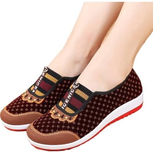 New Style Old Beijing Cloth Shoes Platform Bottom Slip on Middle Aged Leisure Cloth Flat Bottom Mom Shoes Women Shoe Size 35-40