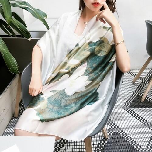 New Silk Scarf Women Big Floral Print Shawls and Wraps Lady Travel Pashmina Foulard Femme High Quality Scarves