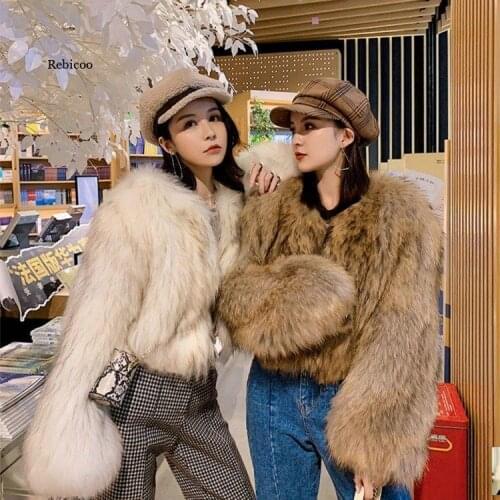 Womens Fur Coat New Style Short Imitated Fox and Raccoon Fur Trumpet Sleeve Fashion Western Style Thick Fur Coat