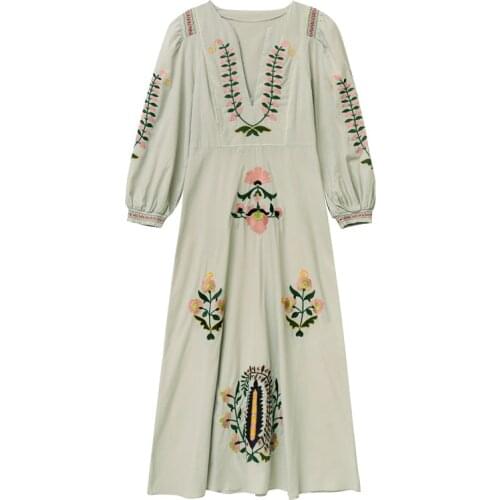 The new 2021 Positioning heavy industry embroidery craft V-neck long dress Bohemian holiday style