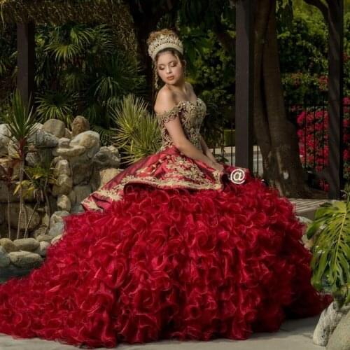 Burgundy Quinceanera Dresses with Gold Applique Beaded Off the Shoulder Sweet 16 Dress vestido de 15 anos 2020 Ball Prom Gowns