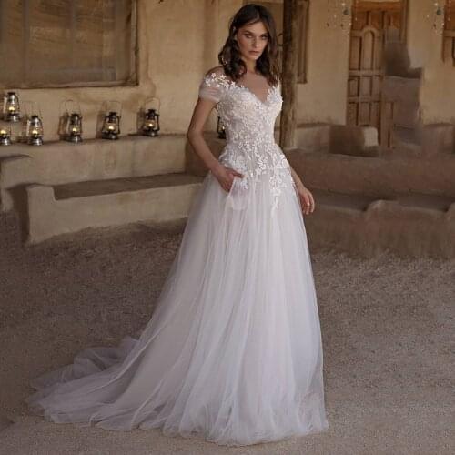 Sexy Beach Wedding Dresses 2021 Short Sleeve Wedding Gowns Lace Pearls Vintage Bridal Dress Boho Illusion Vestido De Noiva