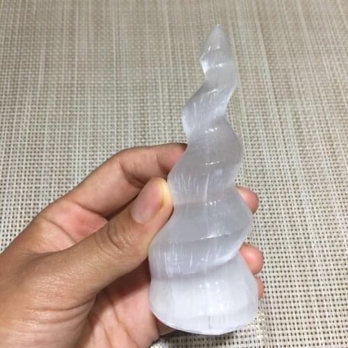 New arrivals Natural Selenite Spiral Unicorn Horn Carving Satin Spar Crystal Gemstone Reiki Healing Tower horn Home Decor