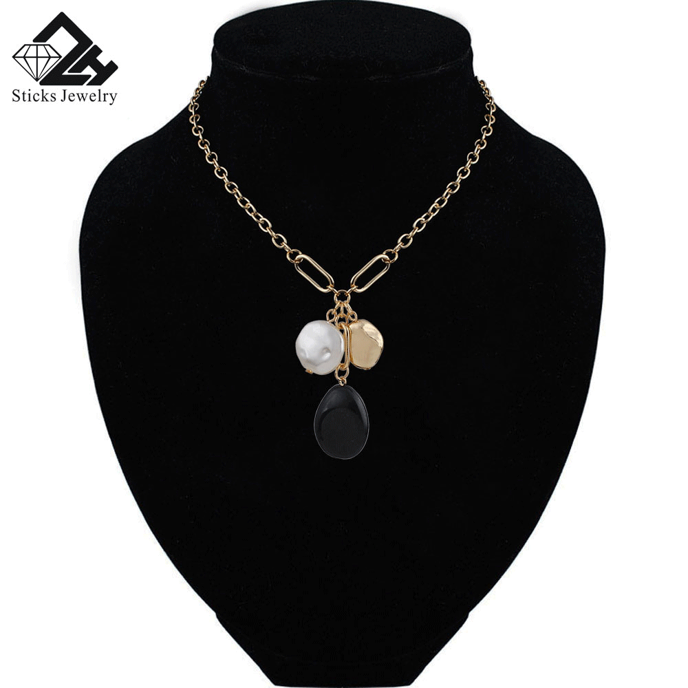 Vintage Baroque Irregular Pearl Lock Chains Necklace Geometric Aangel Pendant Necklaces for Women Punk Jewelry