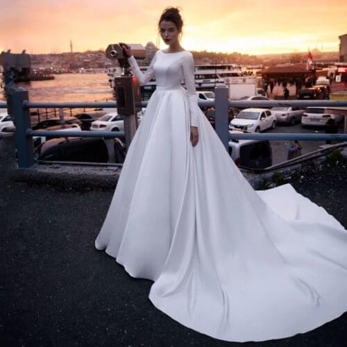 Fanweimei Wedding Dress Ball Gown 2021 Long Sleeves Scoop Neck Backless Satin Bridal Gown Custom Made Bohemian Wedding Gowns