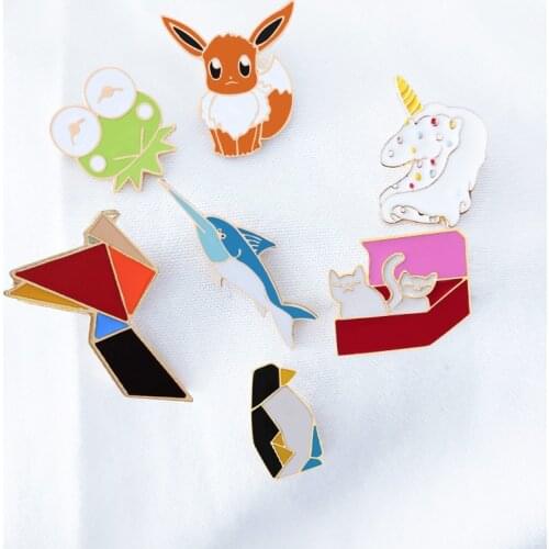 Animal Badges Cute Cartoon Brooches Paper Crane Fox Frog Penguin Unicorn Cat Shark Enamel Lapel Pin Clothes Button Icons Jewelry