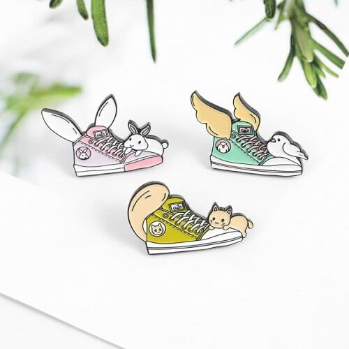 Animal Shoes Enamel Pin Custom Cat Tail Rabbit Ears Bird Wings Brooches Bag Lapel Pin Animal Cute Jewelry Gift for Friends