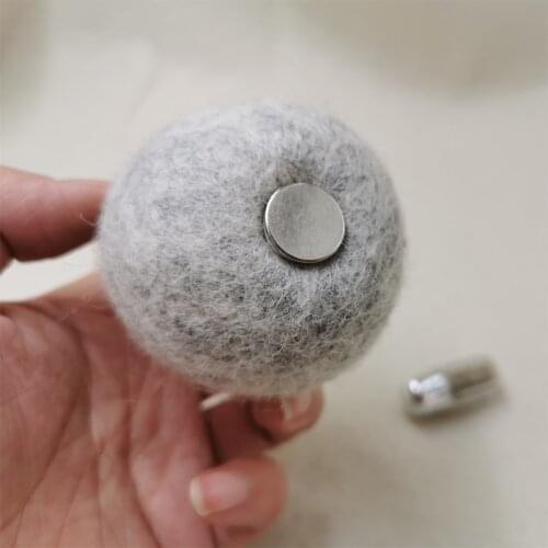 5.5cm 100% New Zealand Wool Felt Ball with Catnip Cat Toy Pet Felt Ball