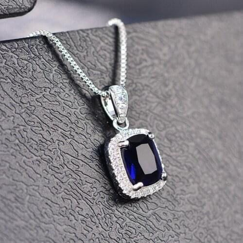 Genuine New Square AAA Zircon Pendant Atmospheric Wild Classic Four-claw Ladies Necklace