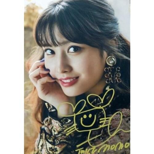 Signed TWICE MOMO autographed photo The Year of Yes 5*7 freeshipping 122018A