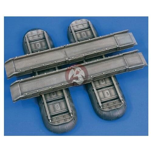 1:35 Scale Resin Die-casting World War II American Resin Inflatable Boat Pontoon Contains Two Kayaks 35790