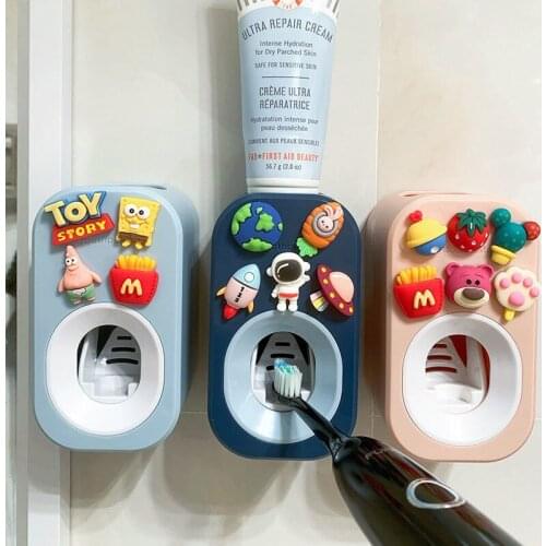 Household toothpaste squeezer cartoon creative person wall mount installation toothpaste squeezer free punch toothbrush rack