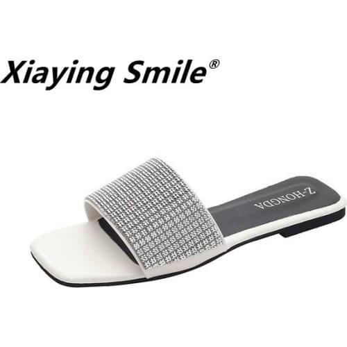 Xiaying Smile Flat heel slippers female summer wear 2020 new wild rhinestone students sandals female beach sandals