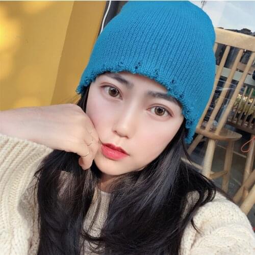 New Fashion Designer Bonnets Winter Adult Broken Hole Knitted Hat for Women and Men Vintage Personality