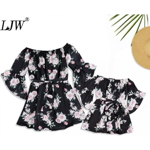 2021 new family collocation mother and daughter dress blue and white flowers one word shoulder waist mother girl suit