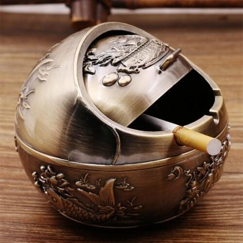 Retro Ashtray Creative Personality Trend Household Living Room Anti Fly Ash Sealed Ashtray with Cover Light Luxury Metal Ashtray