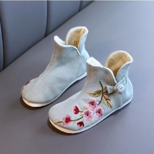Autumn winter Childrens characteristic embroidered shoes for girls soft bottom sneakers Hanfu Retro girl embroidered Warm boots