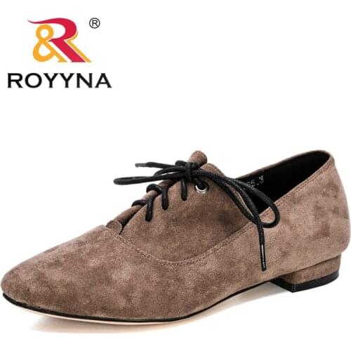 ROYYNA 2021 New Designers Casual Shoes Breathable Cushion Shoes Women Soft Bottom Lightweigh Shoes Ladies Flat Leisure Footwear