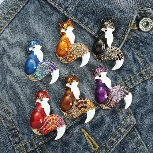 Wholesale 6 Style Cute Fox Brooches Crystal Rhinestone Animal Enamel Pin for Backpacks Badge Design Jewelry Gift Friends
