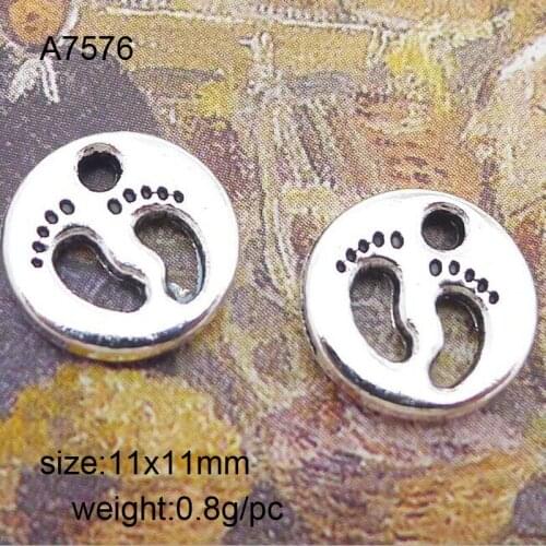 50pcs/lot 24x28mm Vintage Silver Alloy Footprint Charms Jewelry Pendant