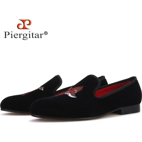 Piergitar handmade bird embroidery men velvet shoe men party loafers banquet men smoking slippers mens flats plus size
