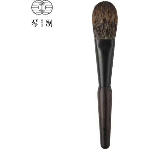 QINZHI Professional Handmade Make Up Brush Z203 Flat Round Blush Brush Soft Canadian Squirrel Hair Makeup Brushes