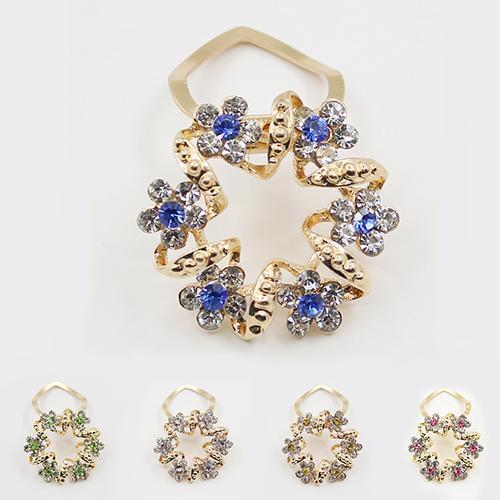 HOT SALES Korean Fashion Lady Girl Luxury Elegant Rhinestone Five-Petal Flower Decor Garland Scarf Clip Brooch Pin Jewelry Gifts